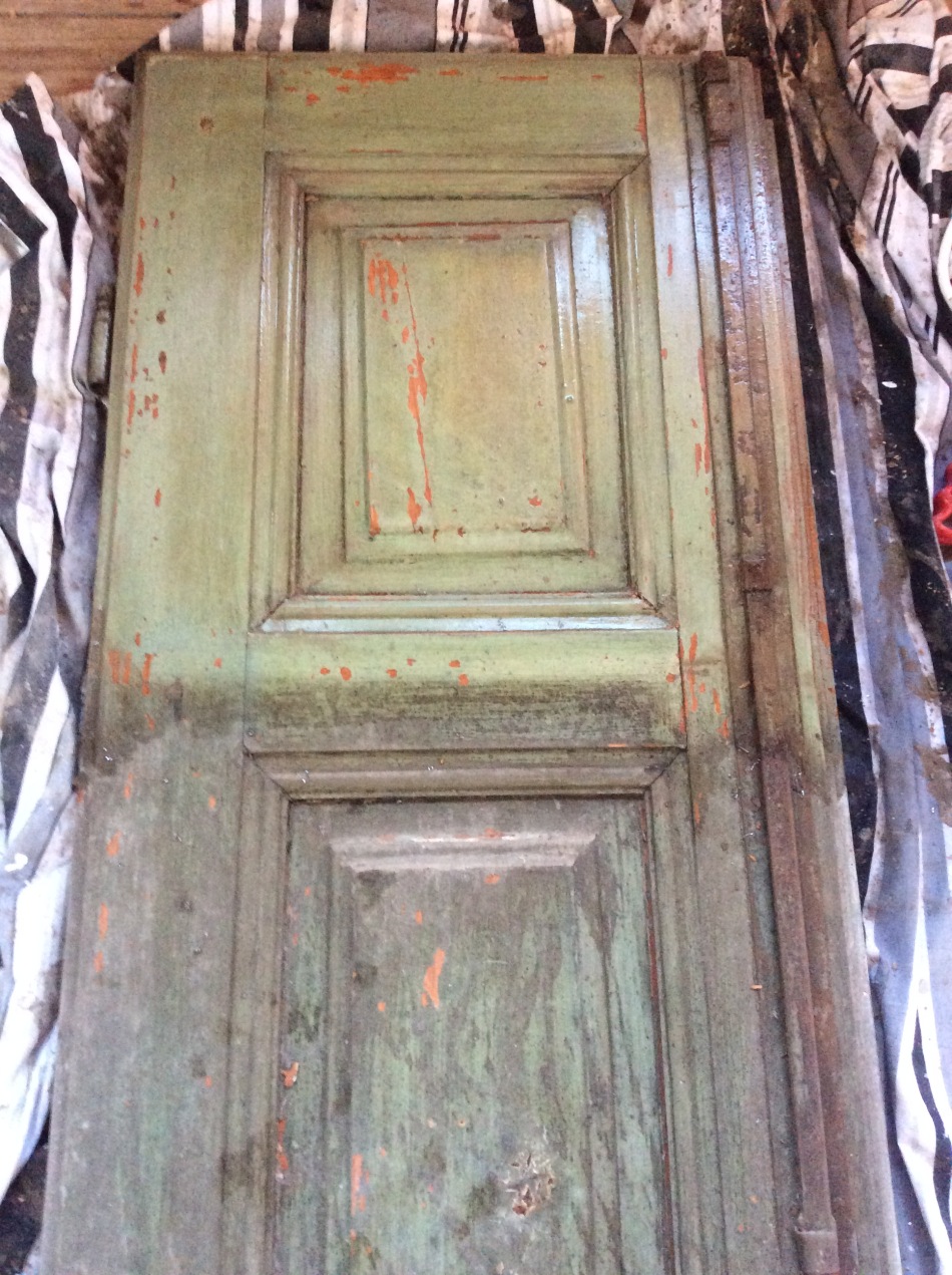 Restoring wooden shutters, The old manor house Portugal